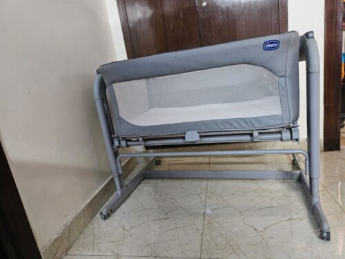 Chicco Dark Grey Baby Crib with 11 Height Adjustment to Compatible with Most beds|Rocking Mode|up to 9kg|Washable Fabric|NExt2ME Magic Evo Co-Sleep Crib