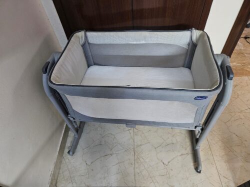 Chicco Dark Grey Baby Crib with 11 Height Adjustment to Compatible with Most beds|Rocking Mode|up to 9kg|Washable Fabric|NExt2ME Magic Evo Co-Sleep Crib