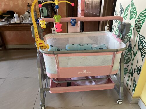 Star and Daisy Automatic Swinging Baby Cradle