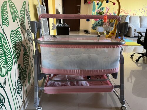 Star and Daisy Automatic Swinging Baby Cradle