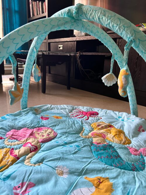 Haus and Kinder Activity Play mat with Rattles