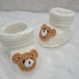 Crochet baby shoes