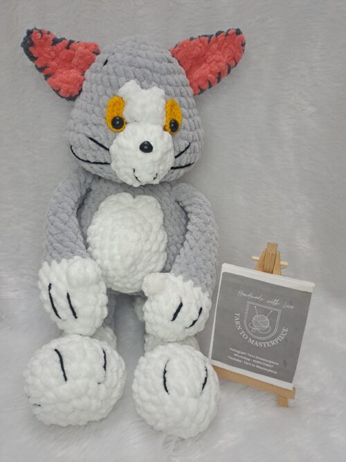 Crochet Tom and Jerry plus-hie soft toy.