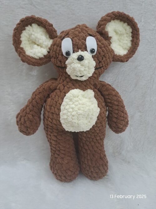 Crochet Tom and Jerry plus-hie soft toy.