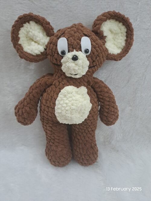 Crochet Tom and Jerry plus-hie soft toy.
