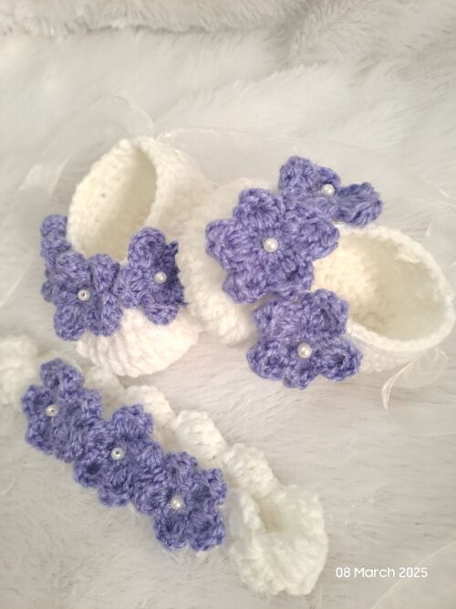 Crochet handmade baby shoes and headband set