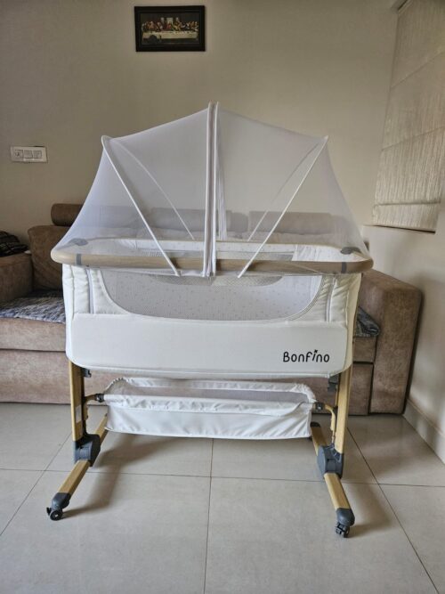 Bonfino Bedside Crib – Co-Sleeper with Adjustable Height, Mosquito Net & Premium Comfort