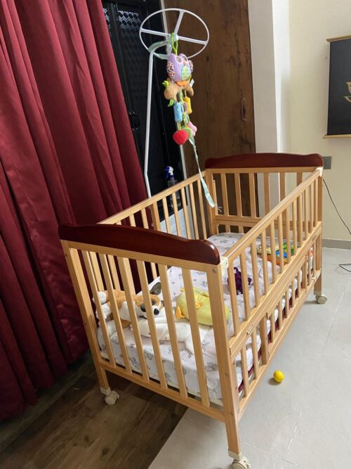 Babyhug Hamilton Wooden Crib