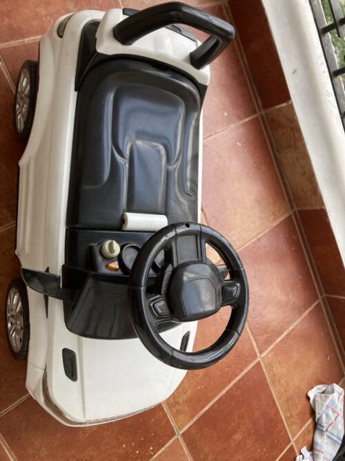 Range Rover-Inspired Ride-On Push Car for Kids – Gently Used & Perfect for Early Walkers