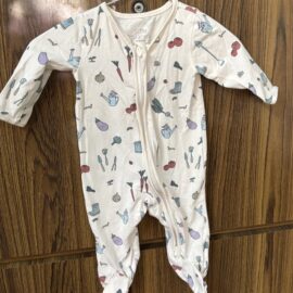 Soft & Comfy White Unisex Baby Romper | 0–6 Months | Gently Used