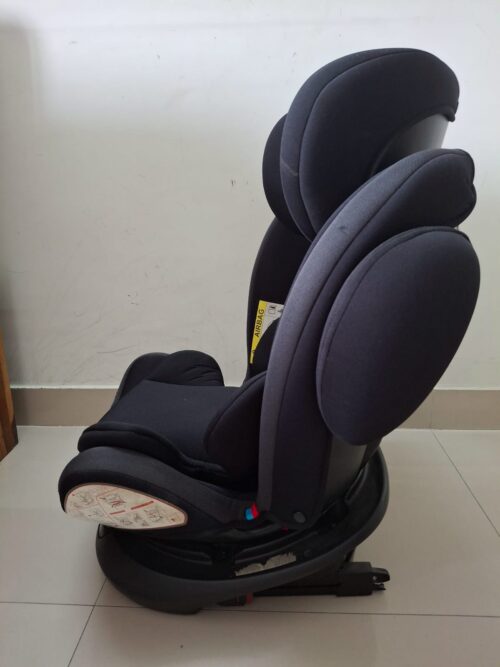 Chicco Isofix Car Seat – Rear & Forward Facing | 0+ Months | Excellent Condition