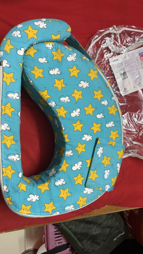 Babyhug Baby feeding pillow