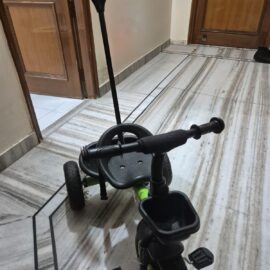 R for Rabbit Tiny Toes Tricycle – Black & Neon Green