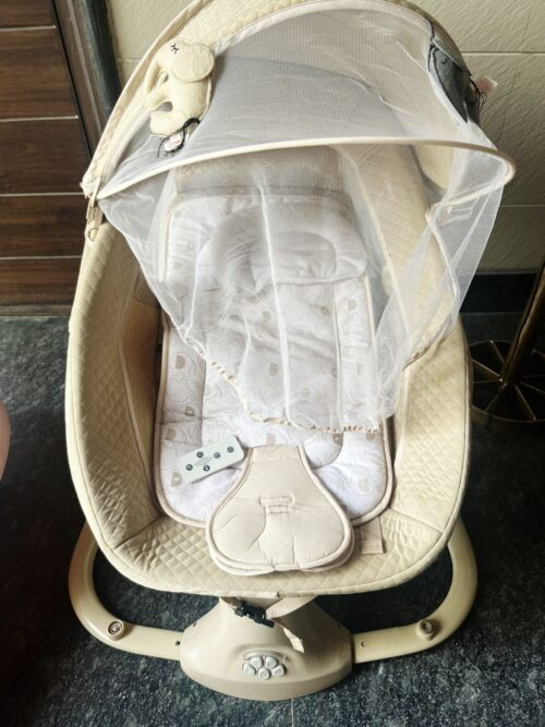 Mastela 3-in-1 Deluxe Bassinet & Swing – Soft Brown