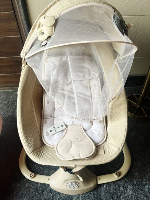 Mastela 3-in-1 Deluxe Bassinet & Swing – Soft Brown