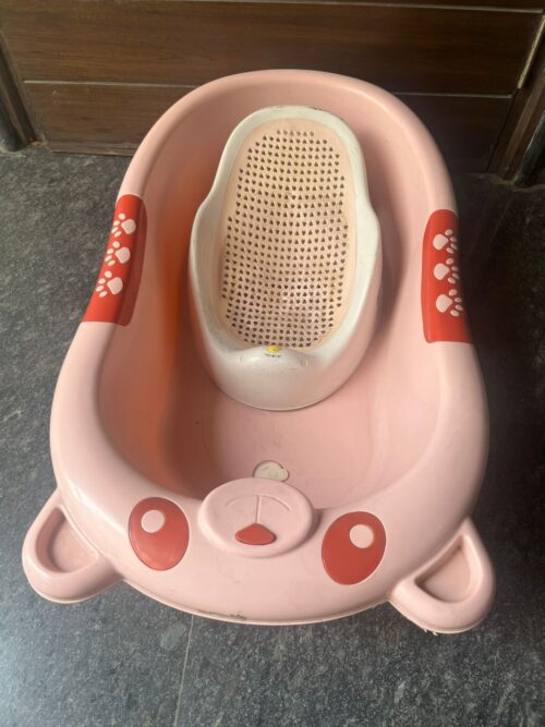 Cute Bear-Themed Baby Bathtub with Chair – Perfect for Newborns to Toddlers!