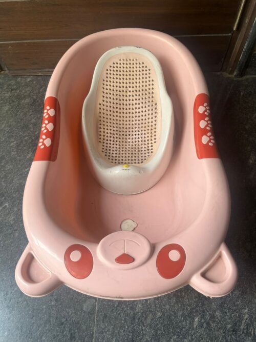 Cute Bear-Themed Baby Bathtub with Chair – Perfect for Newborns to Toddlers!