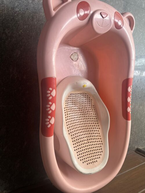 Cute Bear-Themed Baby Bathtub with Chair – Perfect for Newborns to Toddlers!